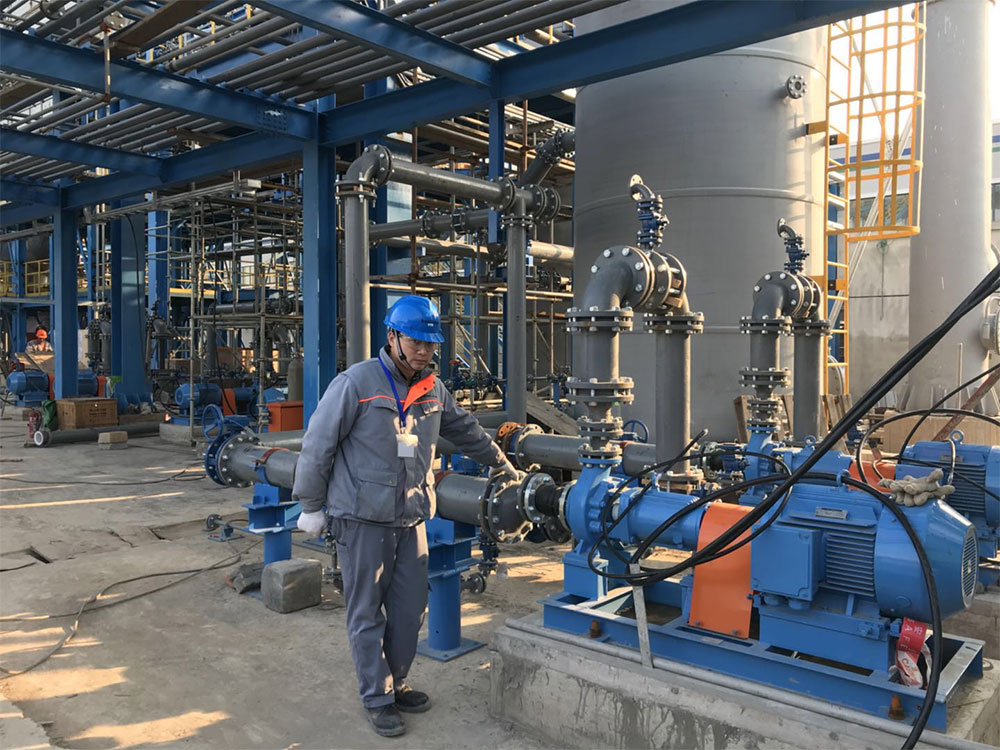 高HF企業使用鋼襯四氟管道現場